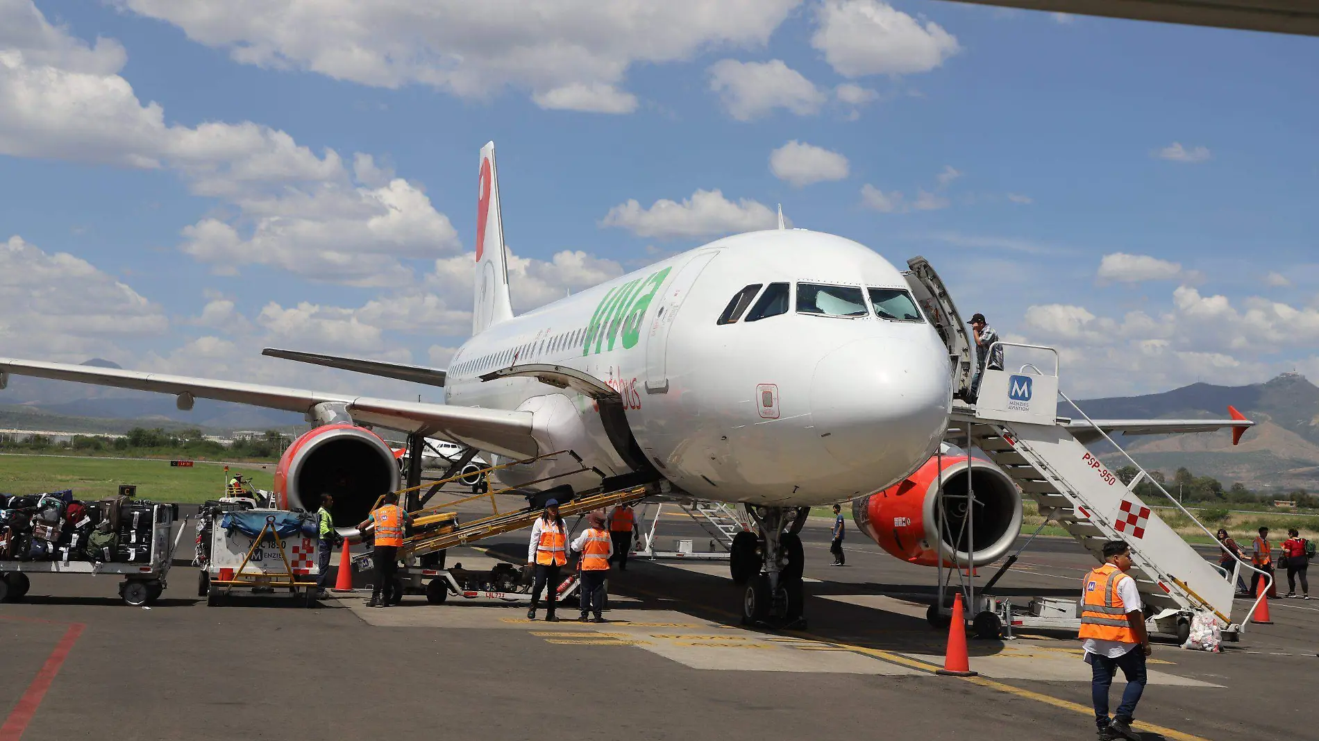 GRUPO AEROPUERTARIO REPORTA EN EL PRIMER CUATRIMESTRE DEL AÑO MAS DE 1 MILLÓN DE PASAJEROS(3)